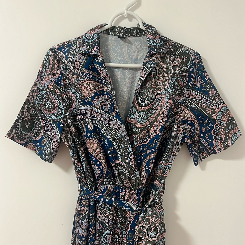 Paisley jumpsuit with a hippie vibe